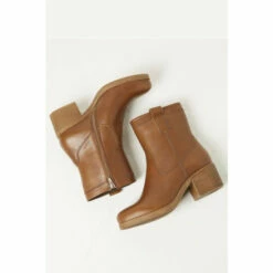 Fat Face FatFace Hollie Block Heel Brown Boots -FatFaceshop unnamed file 3350