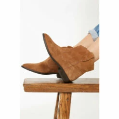 Fat Face FatFace Pixie Brown Suede Boots -FatFaceshop unnamed file 3459