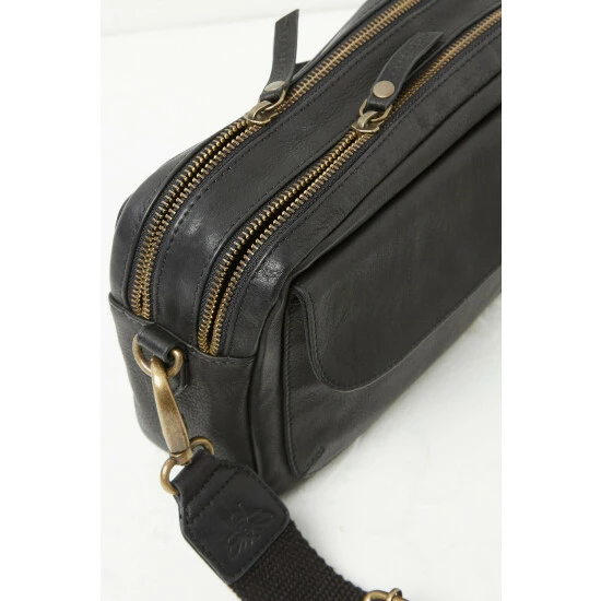 unnamed-file-810.jpg Fat Face FatFace Oslo Black Camera Bag -FatFaceshop unnamed file 810